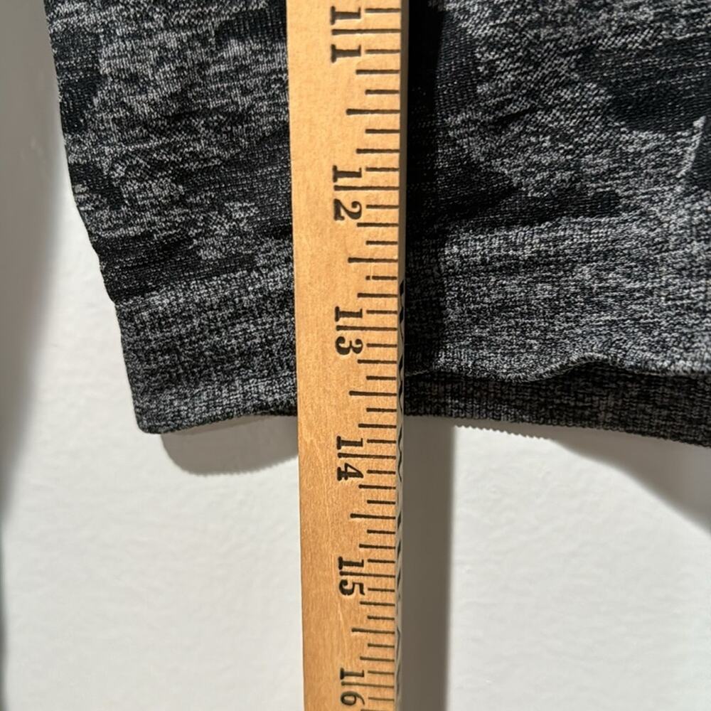 Gymshark Camouflage Seamless Crop Top Size M - Picture 10 of 12